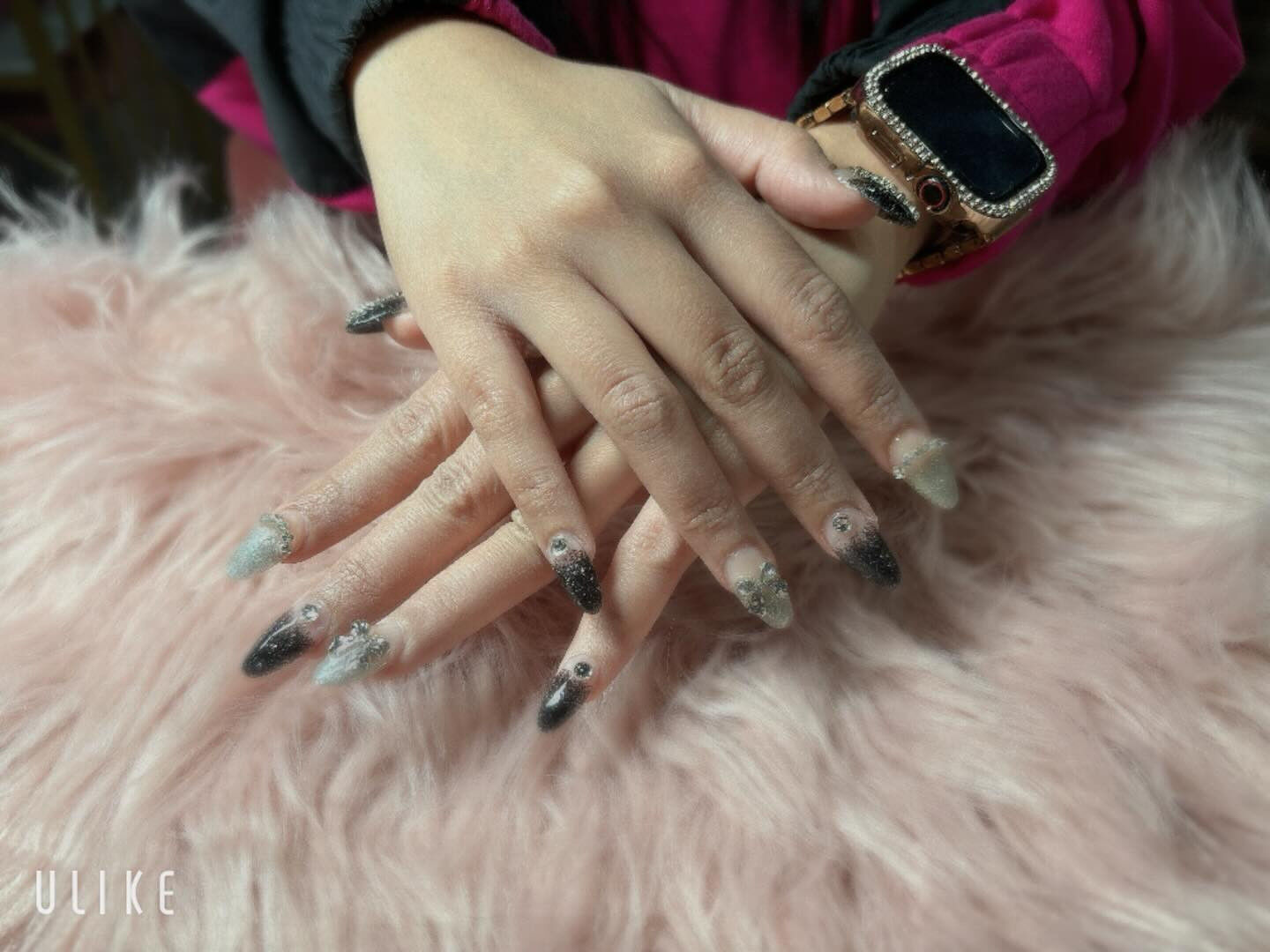 Nail extension black & silver 